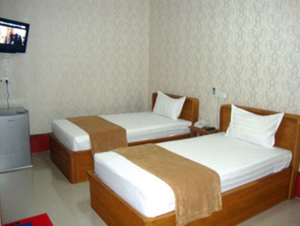 יאנגון Aung Tha Pyay Hotel 2 מראה חיצוני תמונה